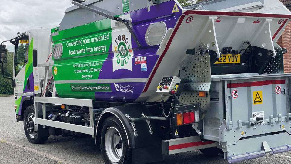 Food collection vehicle